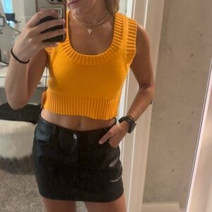 Superdown Patricia sweater vest orange Small